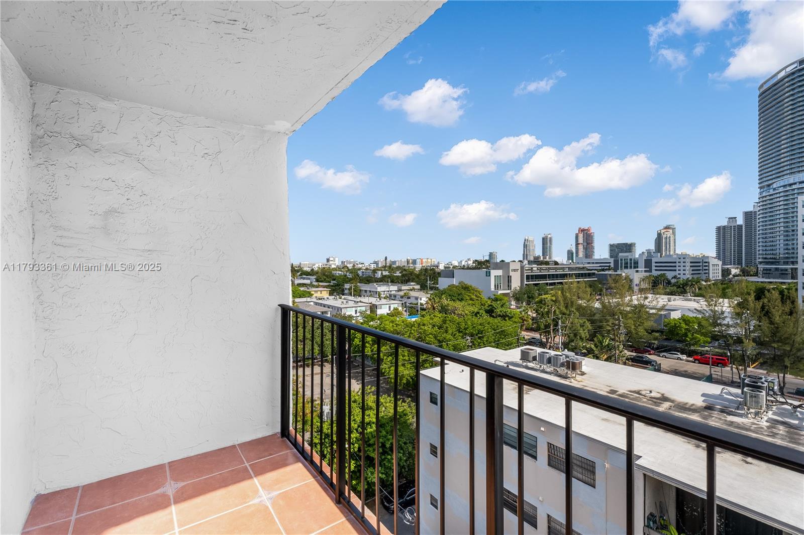 899 West Ave # 8D