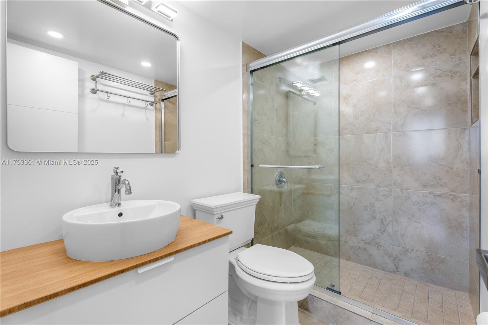 899 West Ave # 8D