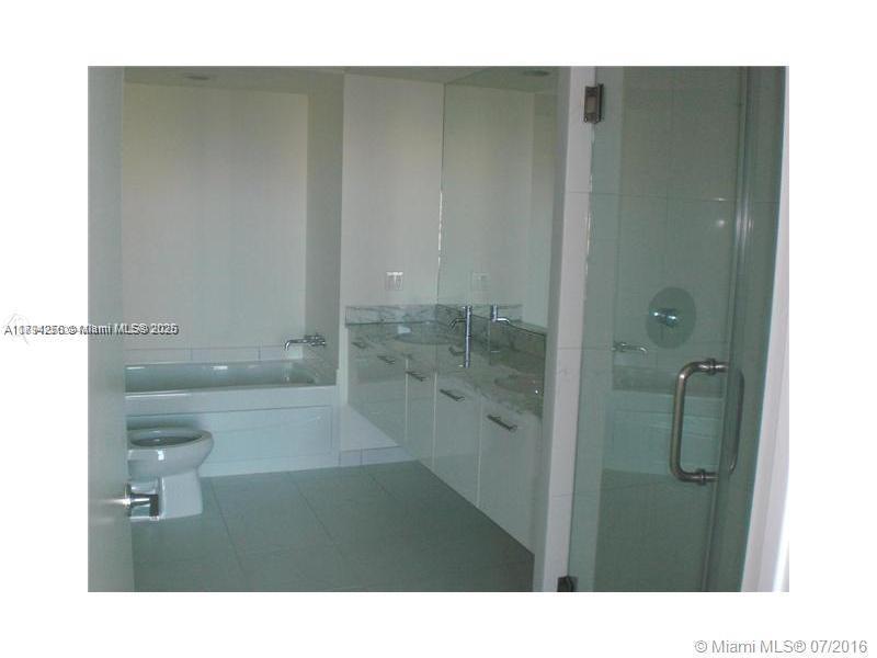 500 Brickell Ave # 3100