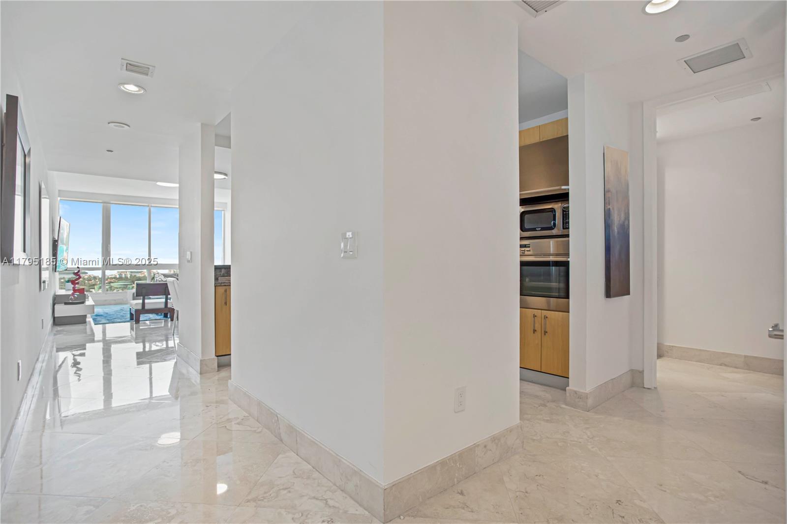 100 S Pointe Dr # 1803