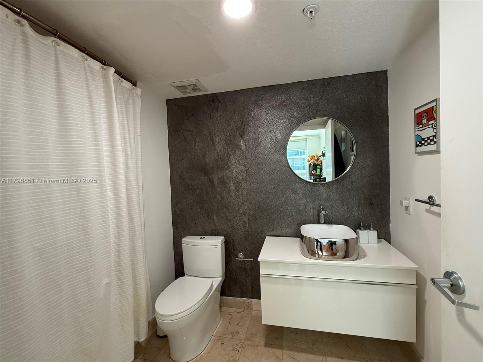 1800 N Bayshore Dr # 1001