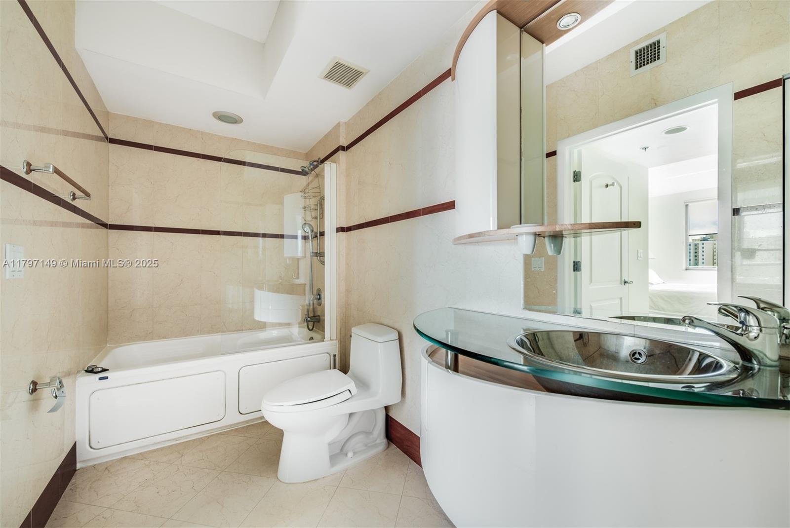 110 Washington Ave # 1817
