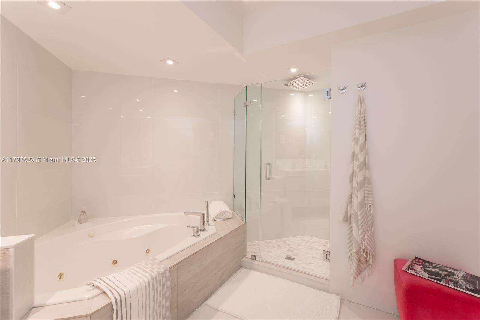 6301 Collins Ave # 1805