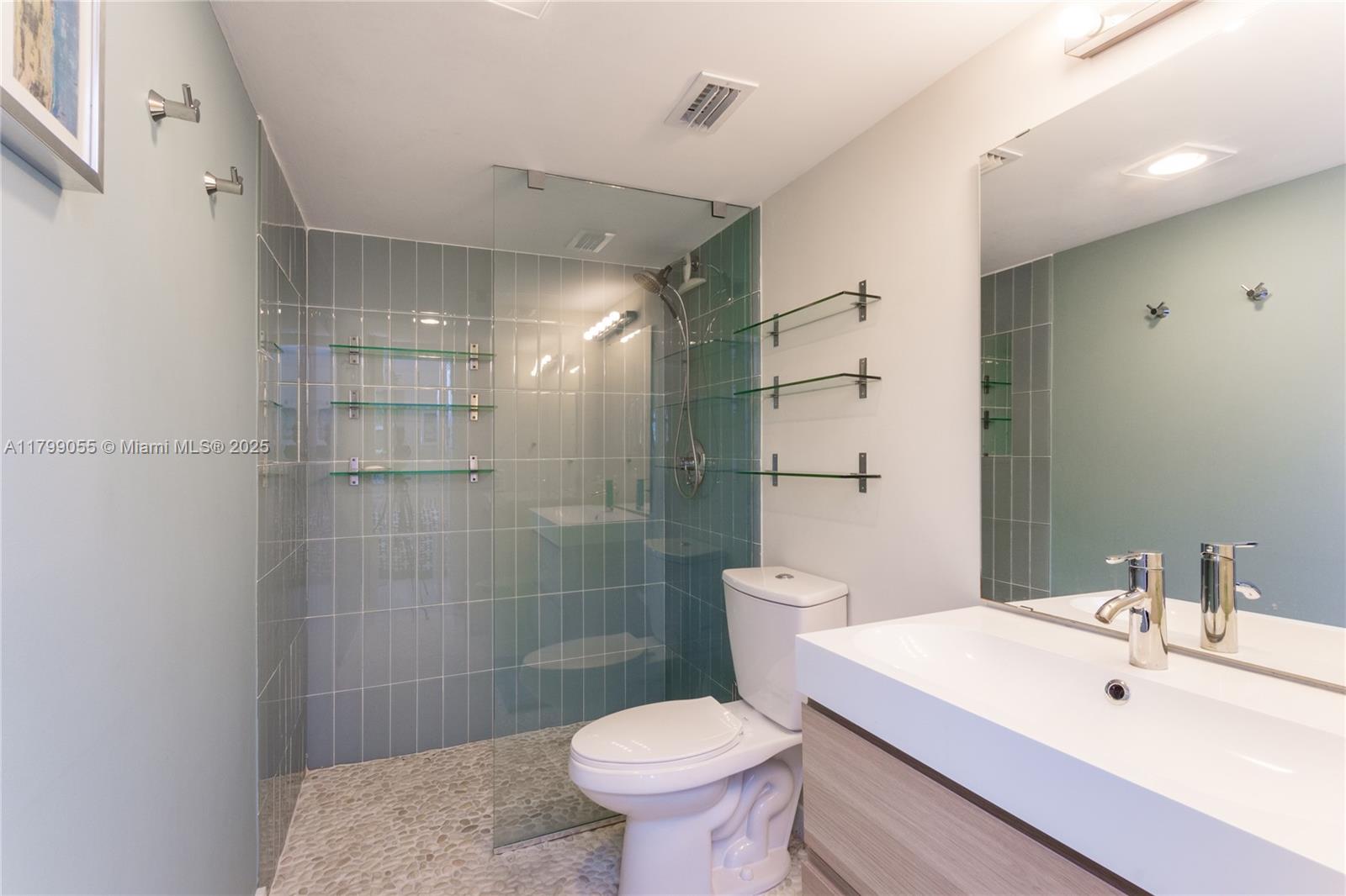 1020 Meridian Ave # 307
