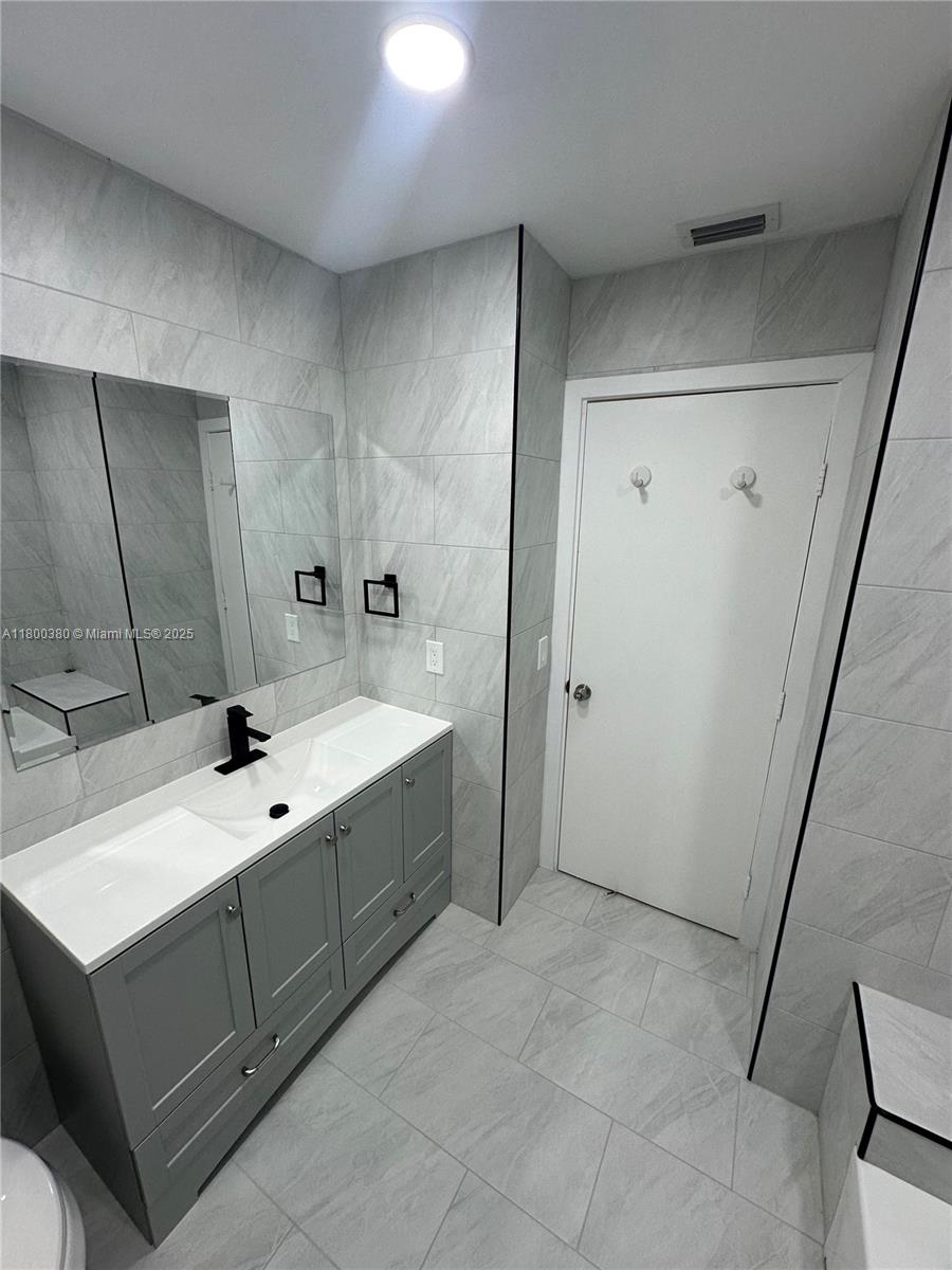 10119 Costa Del Sol Blvd # 57B Unit: J-57B