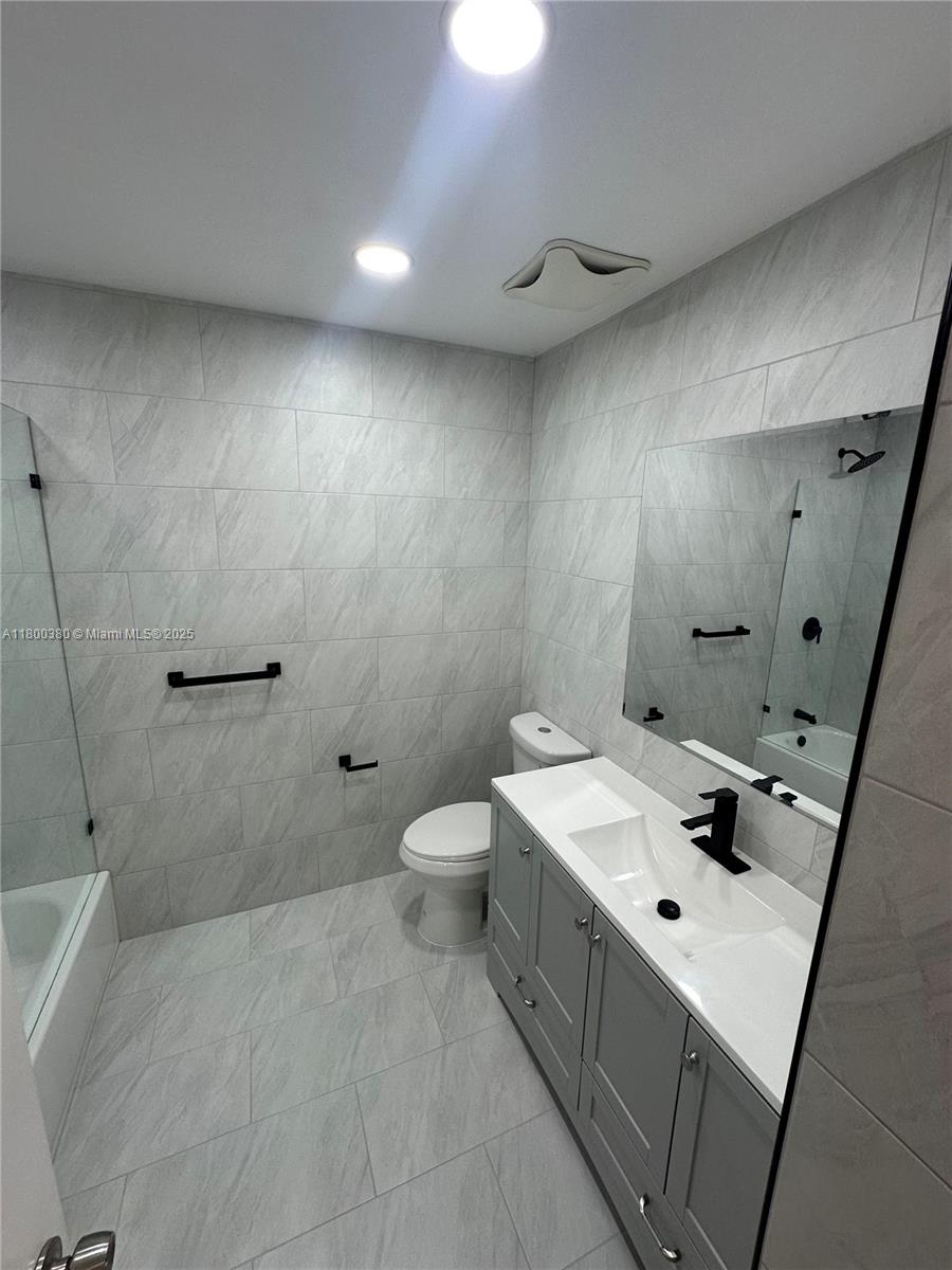 10119 Costa Del Sol Blvd # 57B Unit: J-57B
