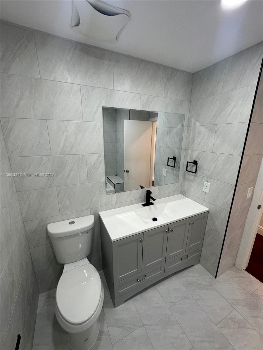 10119 Costa Del Sol Blvd # 57B Unit: J-57B