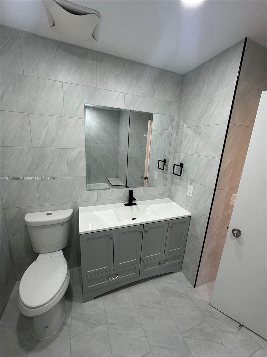 10119 Costa Del Sol Blvd # 57B Unit: J-57B