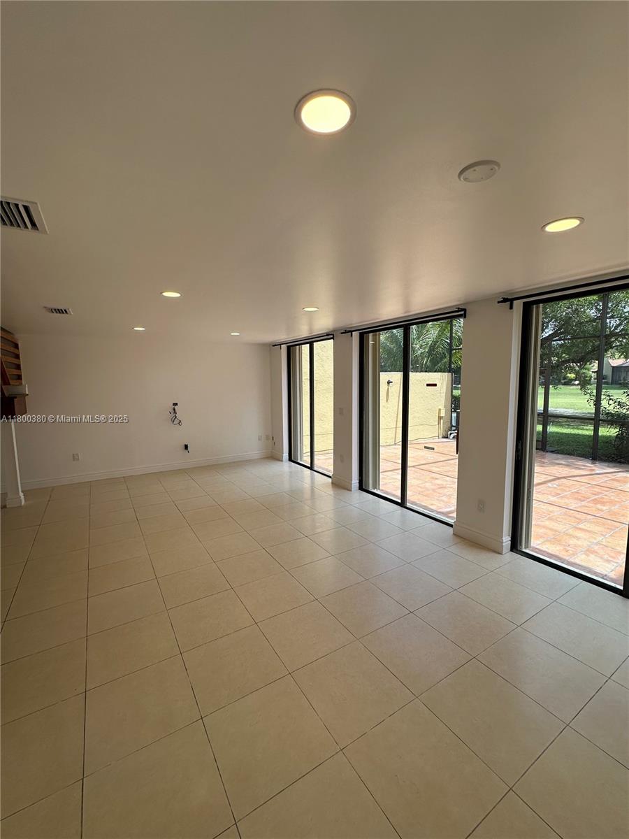 10119 Costa Del Sol Blvd # 57B Unit: J-57B