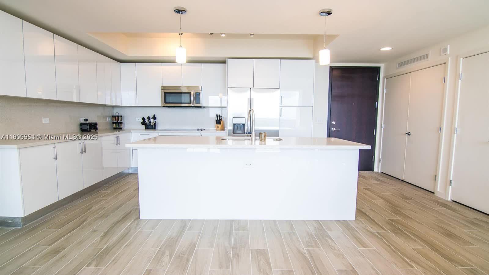 999 SW 1st Ave # 3306