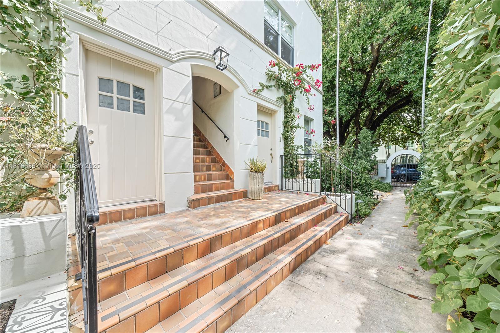 726 Meridian Ave # 2