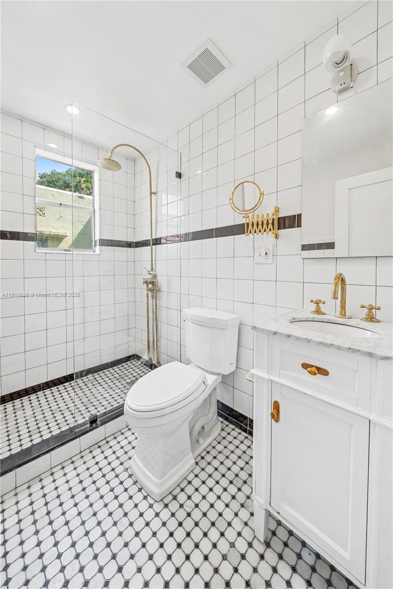 726 Meridian Ave # 2