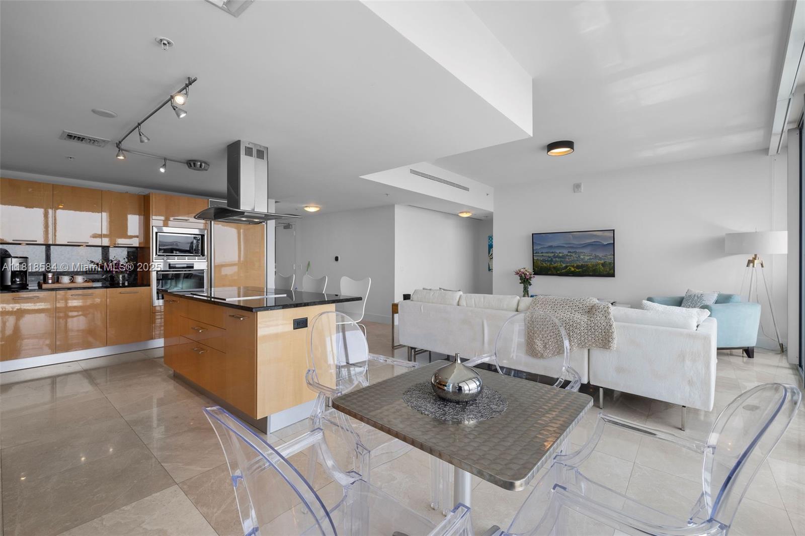 6899 Collins Ave # 2707