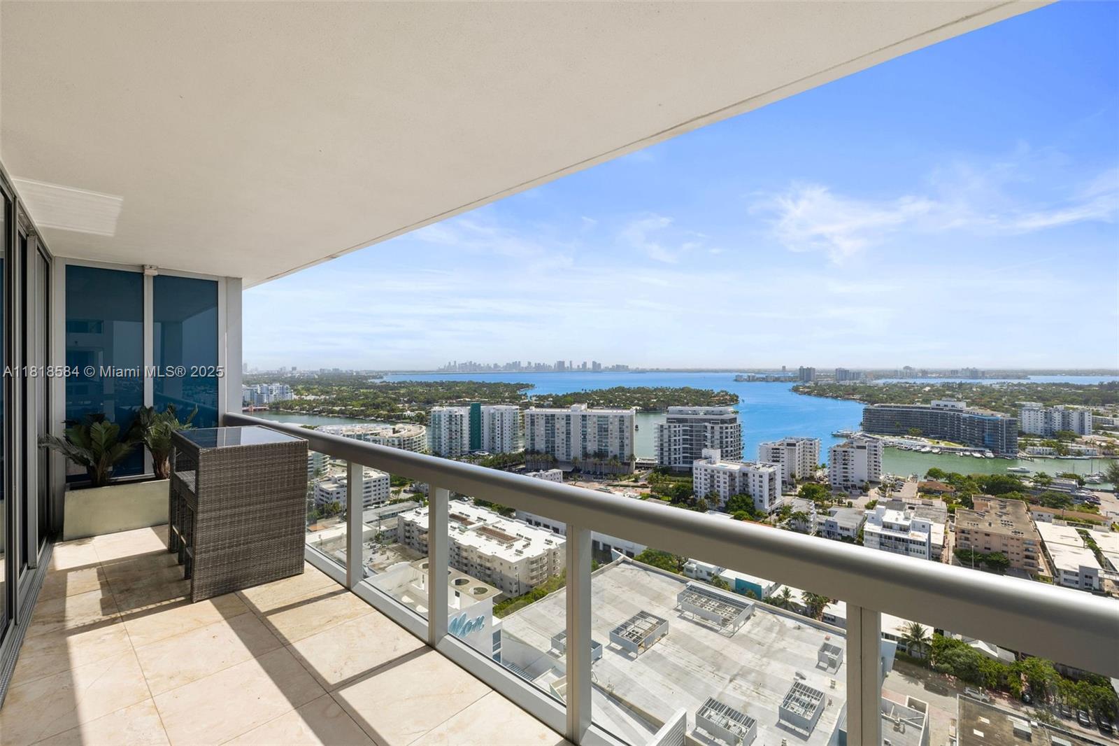 6899 Collins Ave # 2707