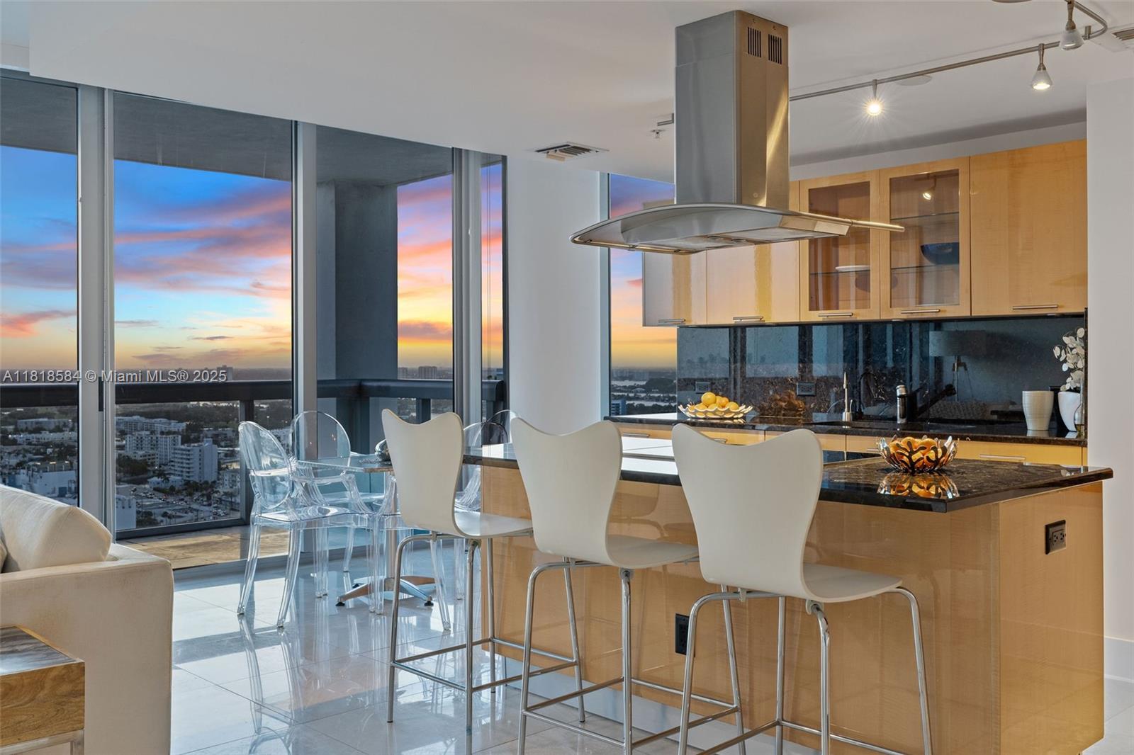 6899 Collins Ave # 2707