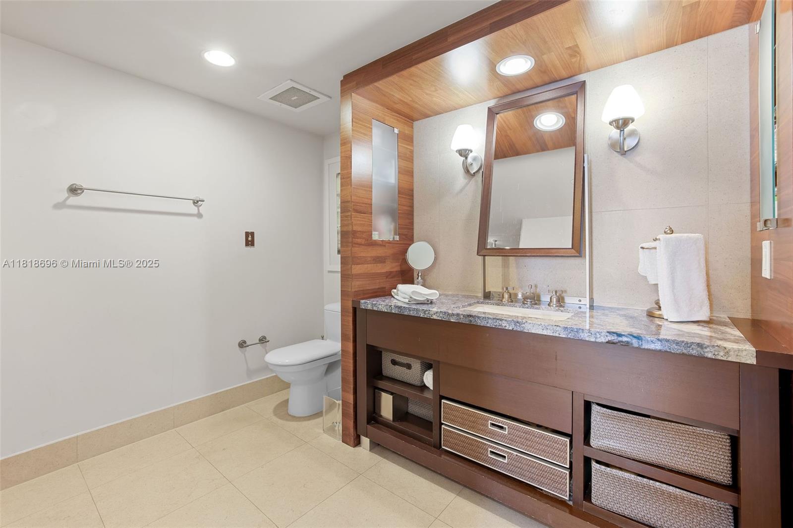 6801 Collins Ave Unit: 1401 (Door Number)