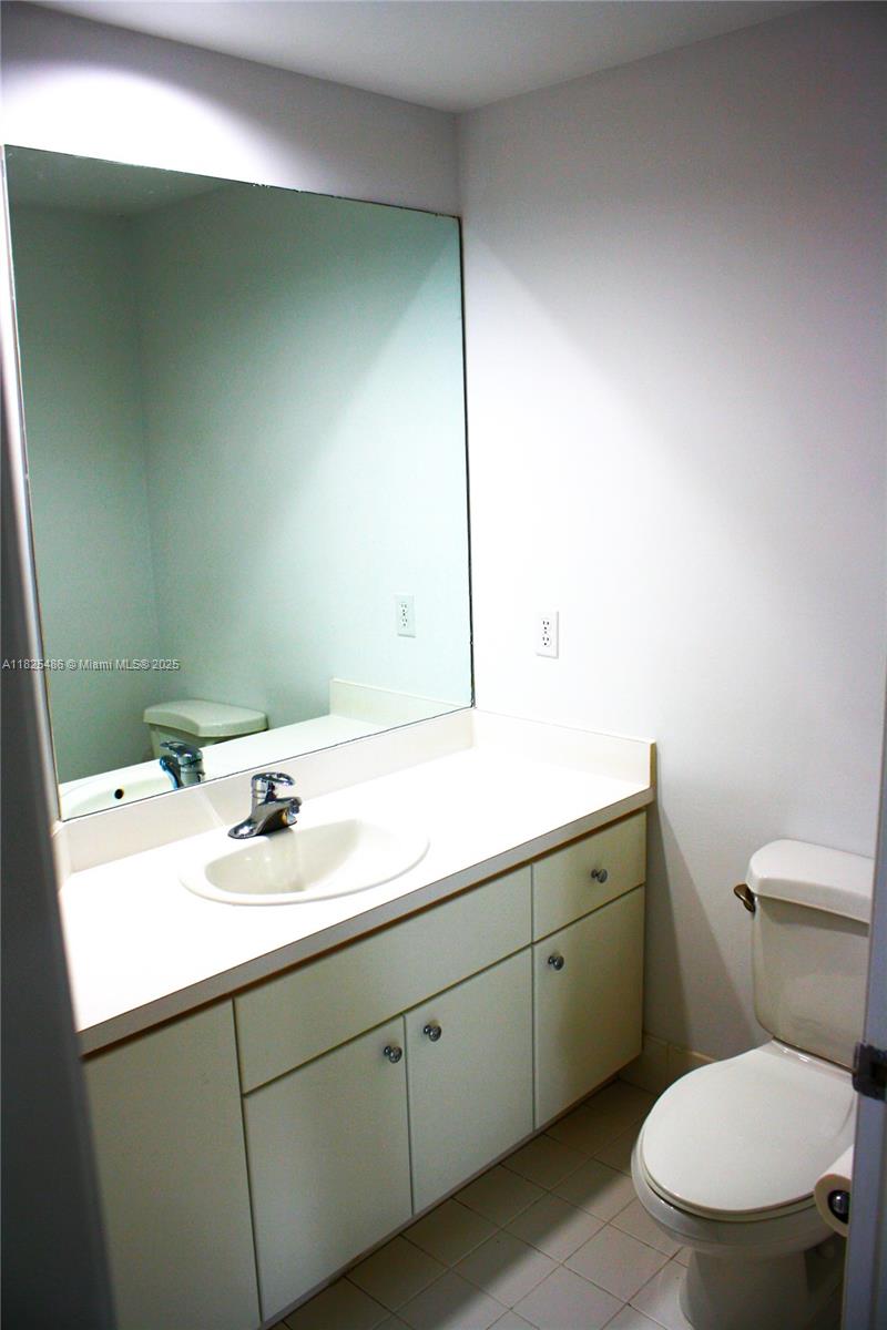 1 Century Ln # 607