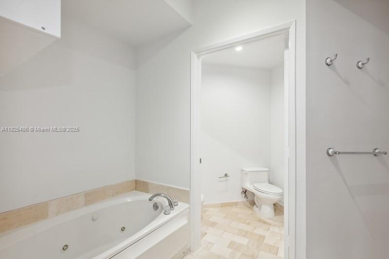 1 Century Ln # 607