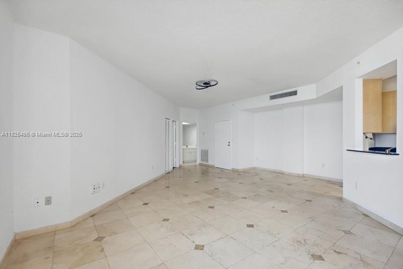 1 Century Ln # 607
