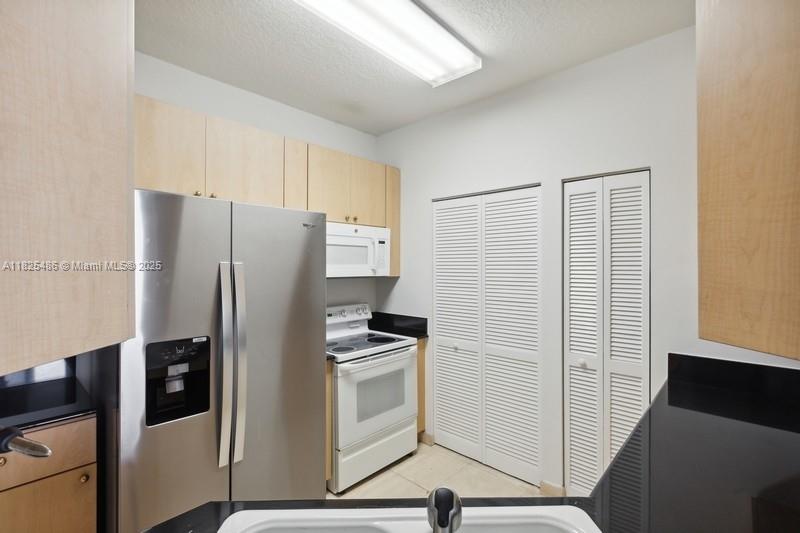1 Century Ln # 607