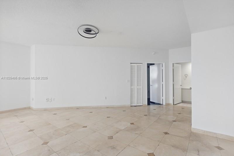1 Century Ln # 607