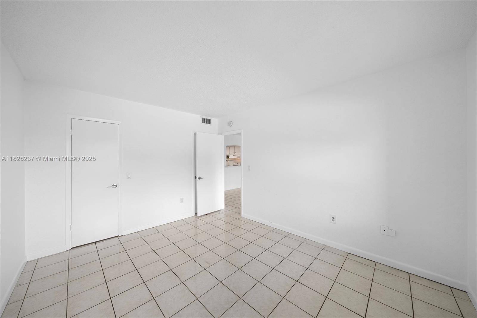 1540 Meridian Avenue # 4G