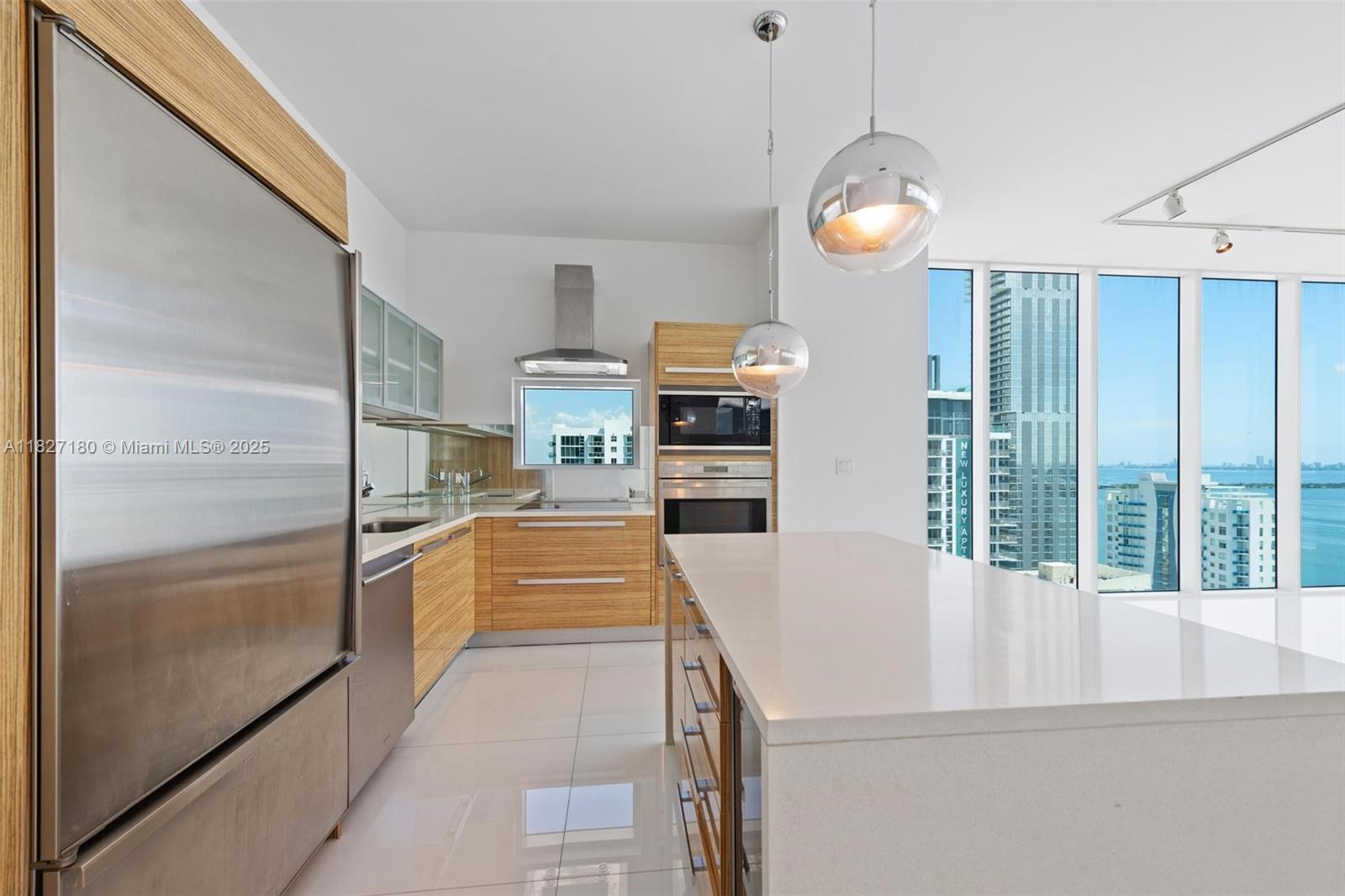 2020 N Bayshore Dr # 2601