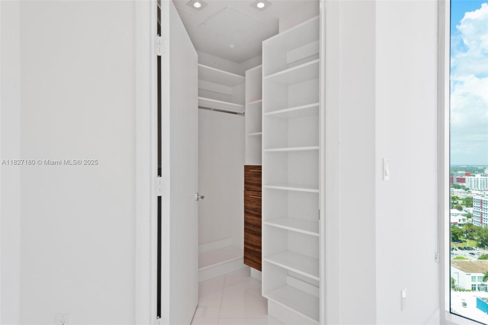 2020 N Bayshore Dr # 2601