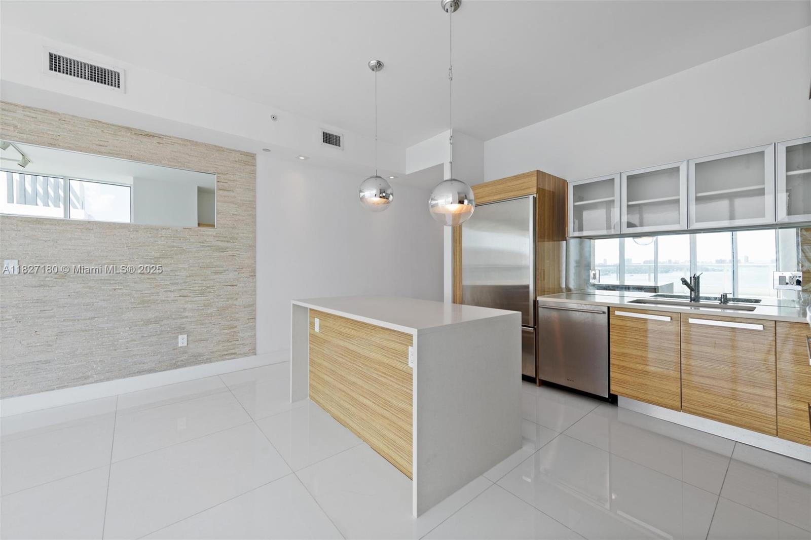 2020 N Bayshore Dr # 2601