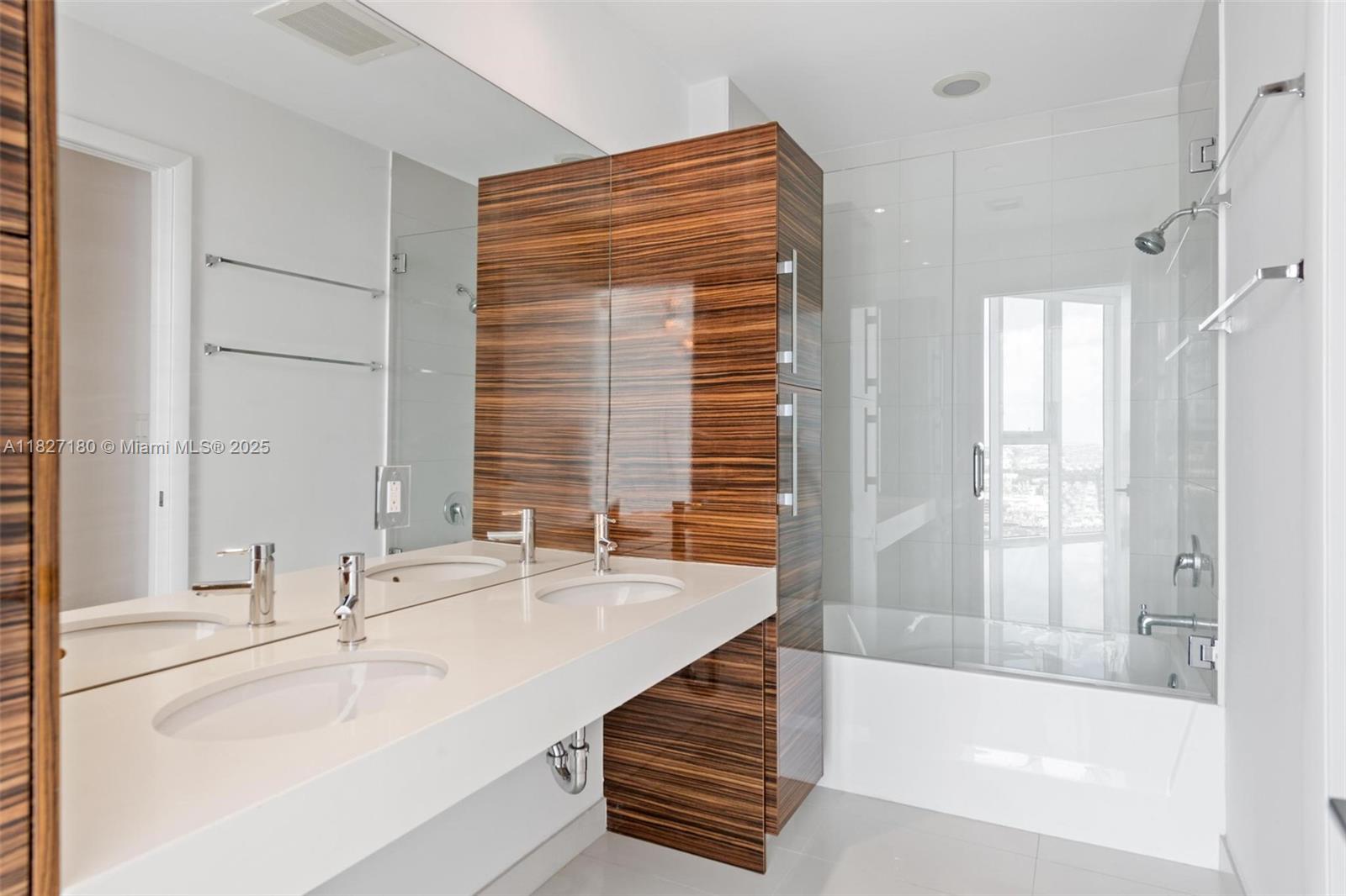 2020 N Bayshore Dr # 2601