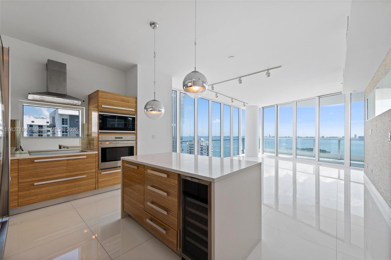 2020 N Bayshore Dr # 2601