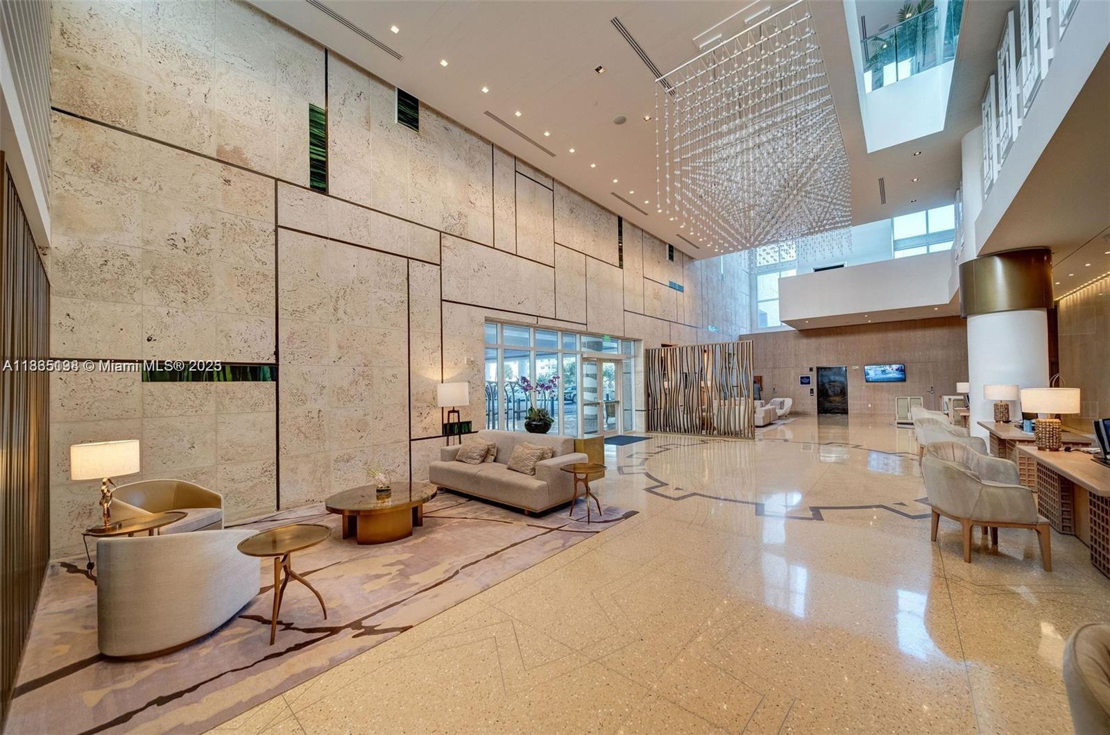 6799 Collins Ave # 1505