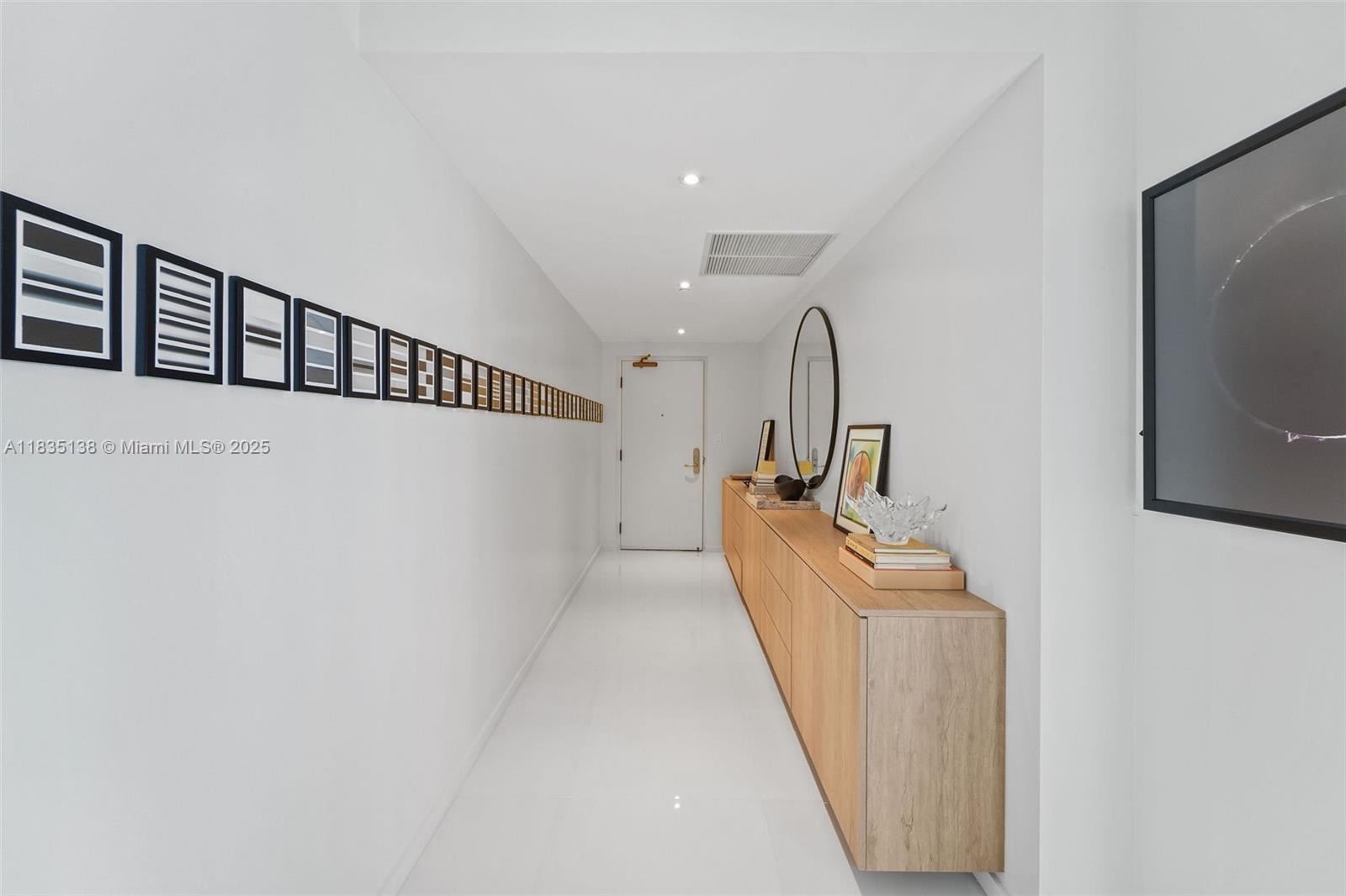 6799 Collins Ave # 1505