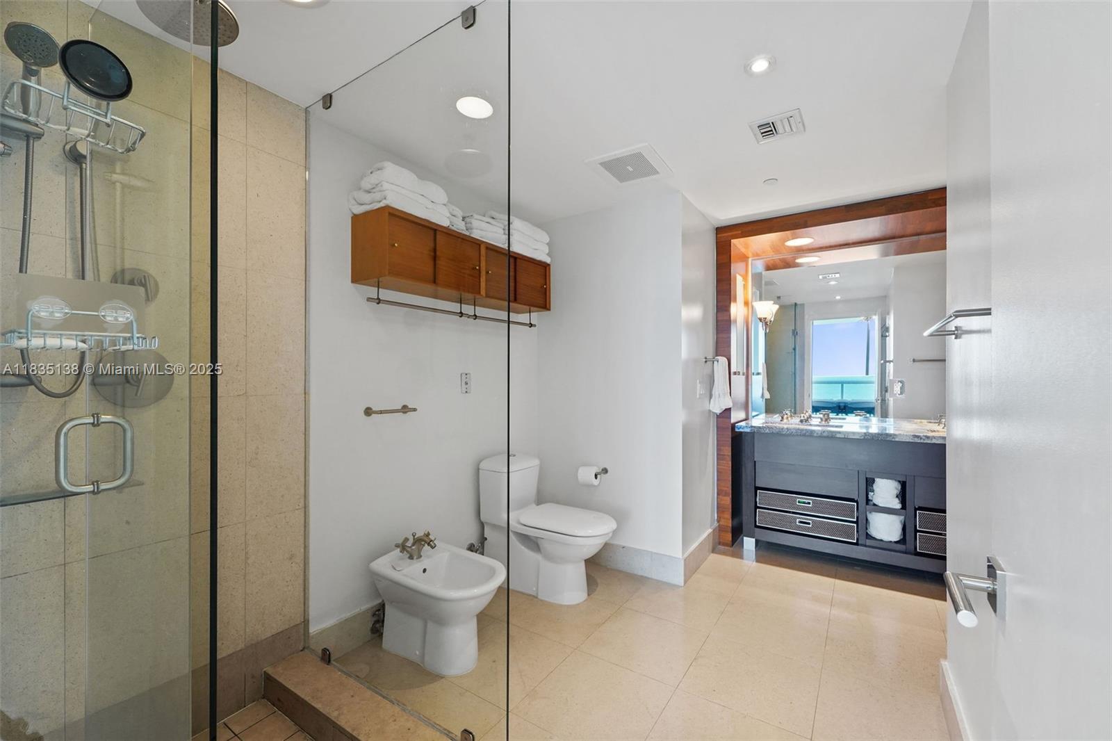6799 Collins Ave # 1505