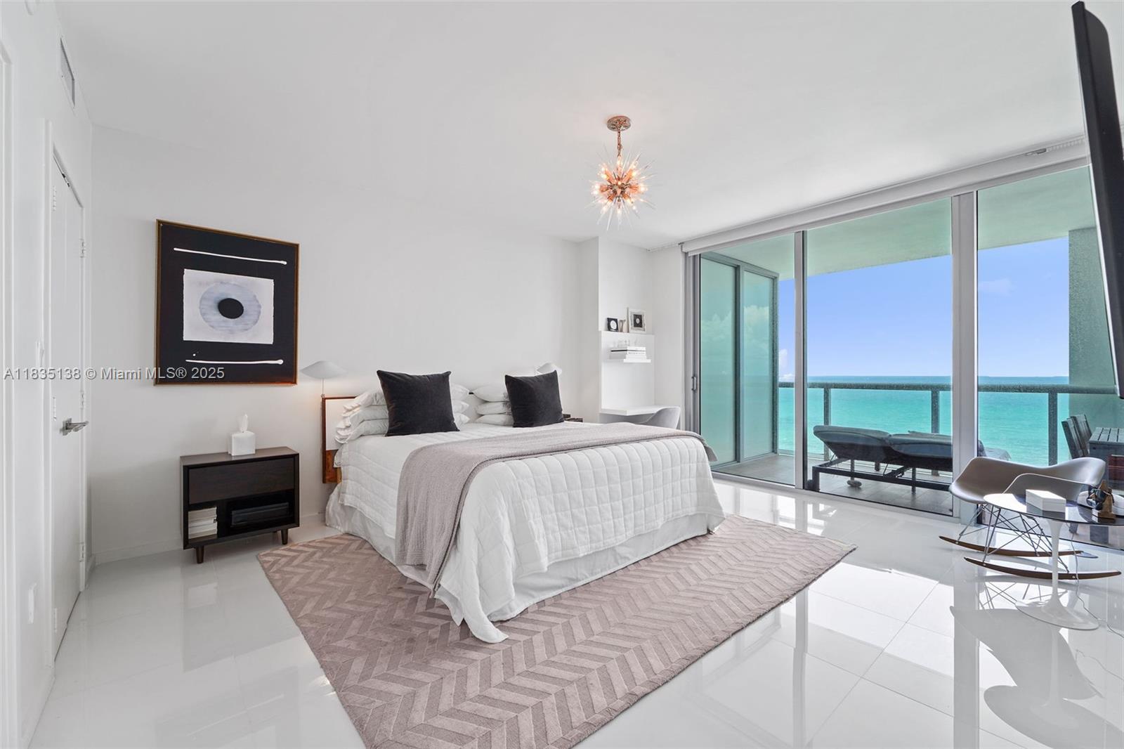 6799 Collins Ave # 1505