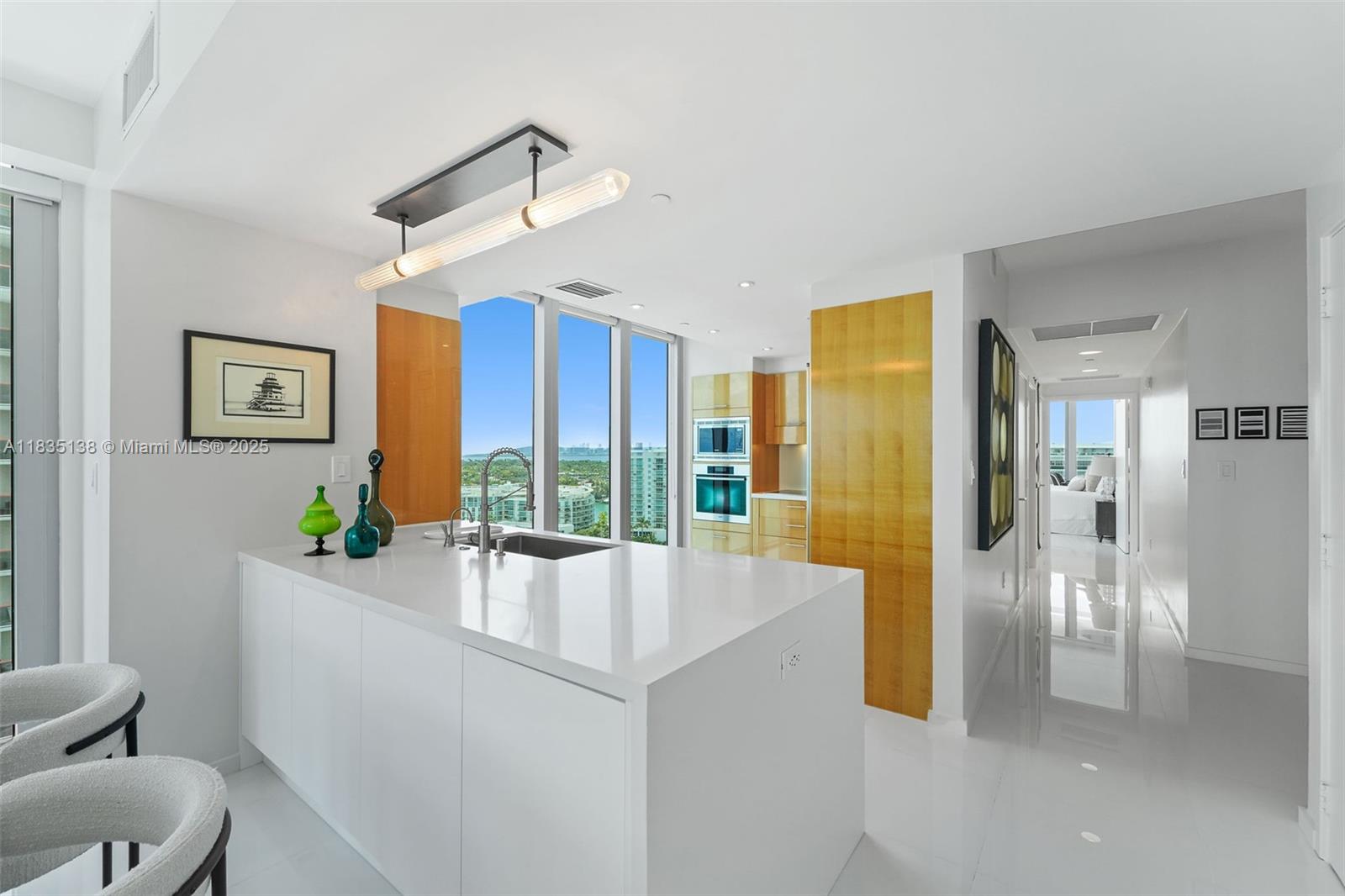6799 Collins Ave # 1505