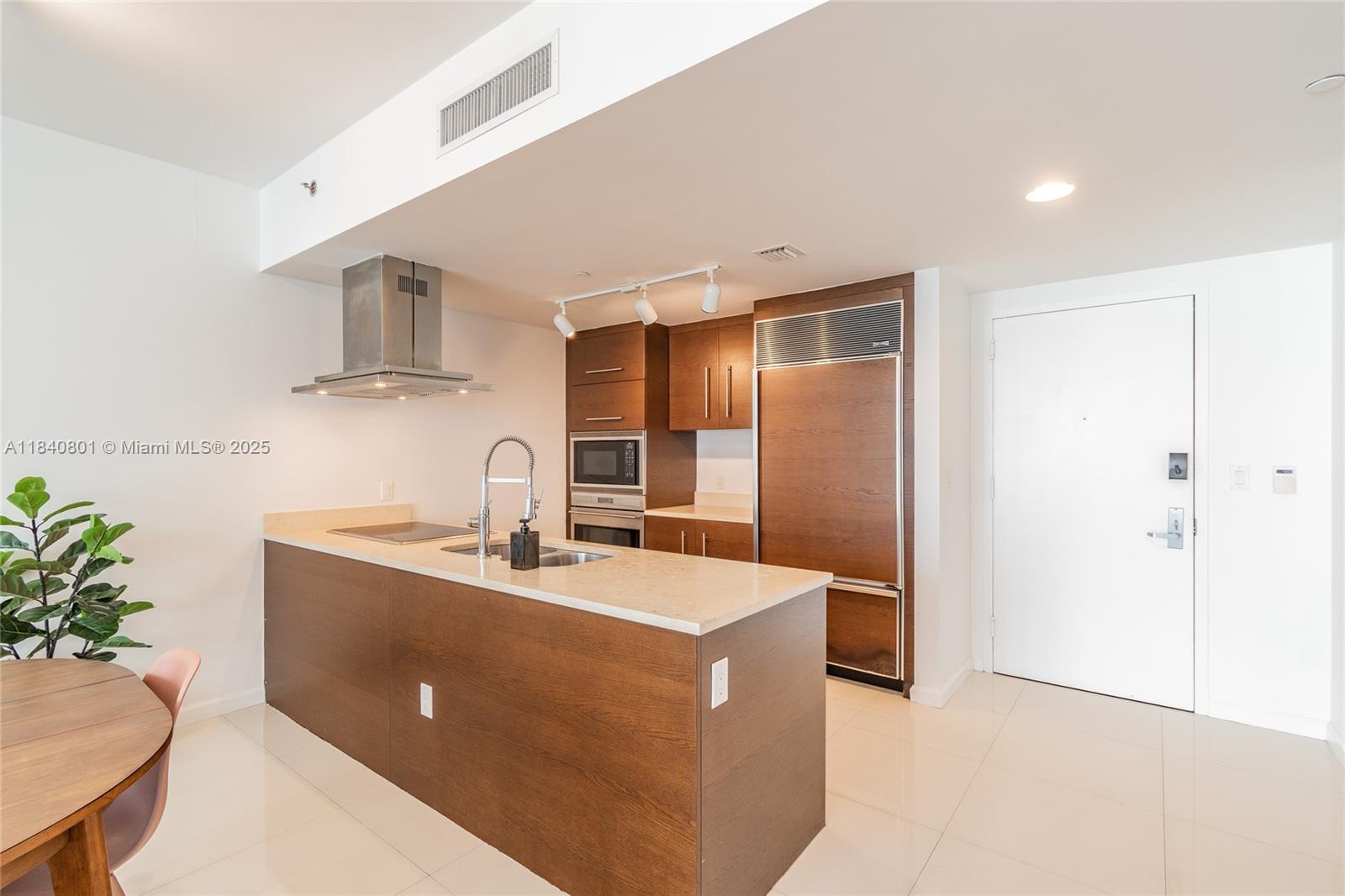 485 Brickell Ave # 2207