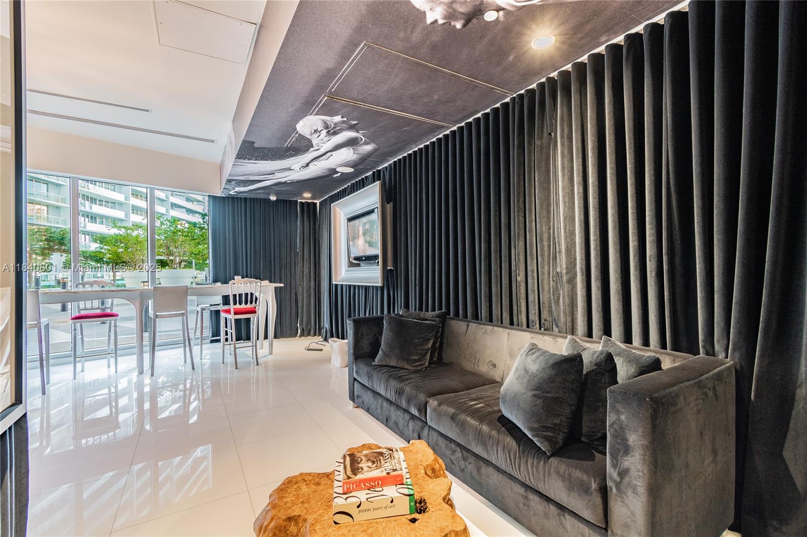 485 Brickell Ave # 2207