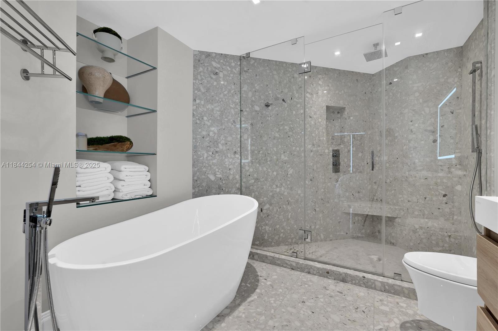 4201 Collins Ave # 401