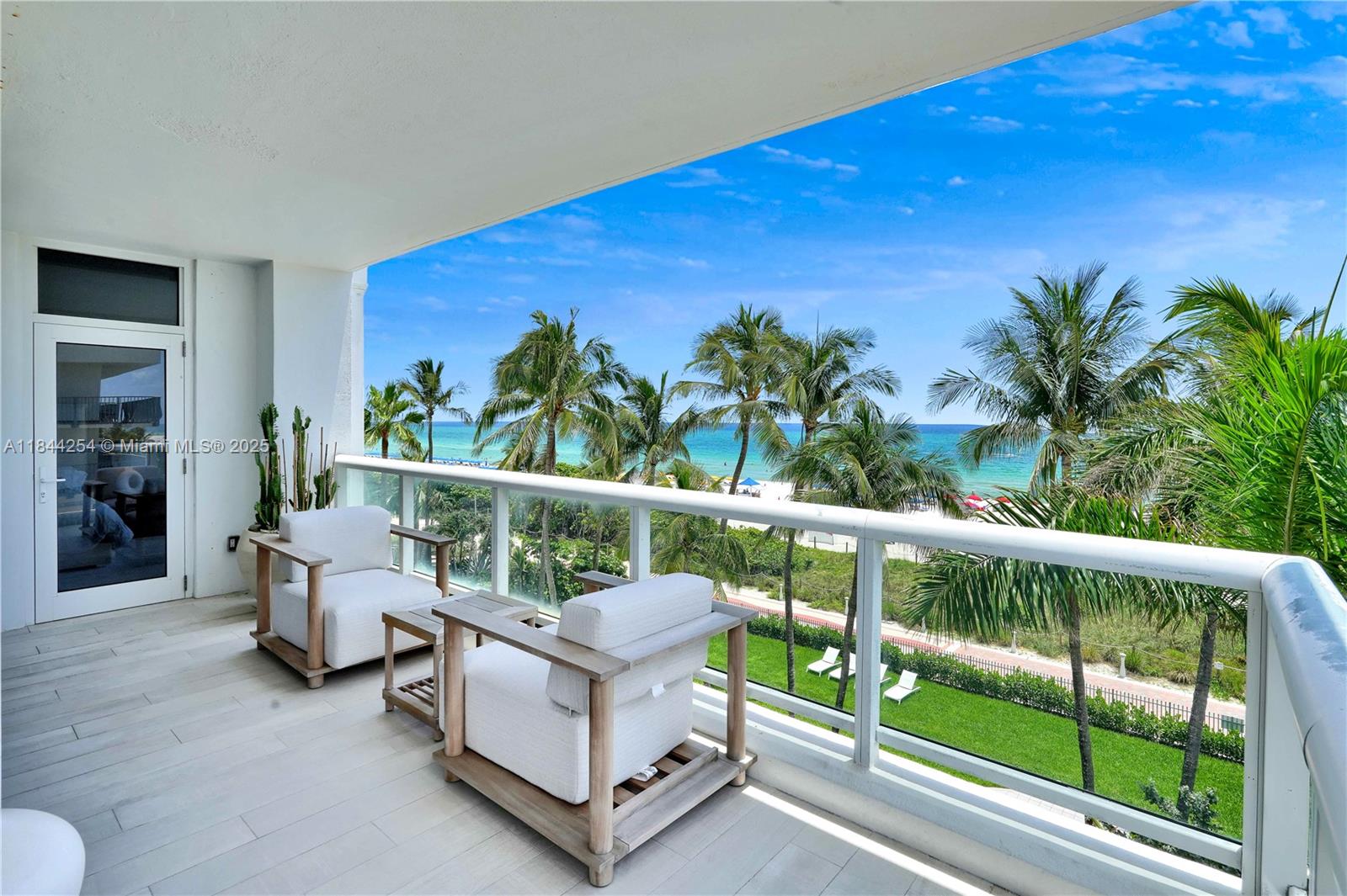4201 Collins Ave # 401