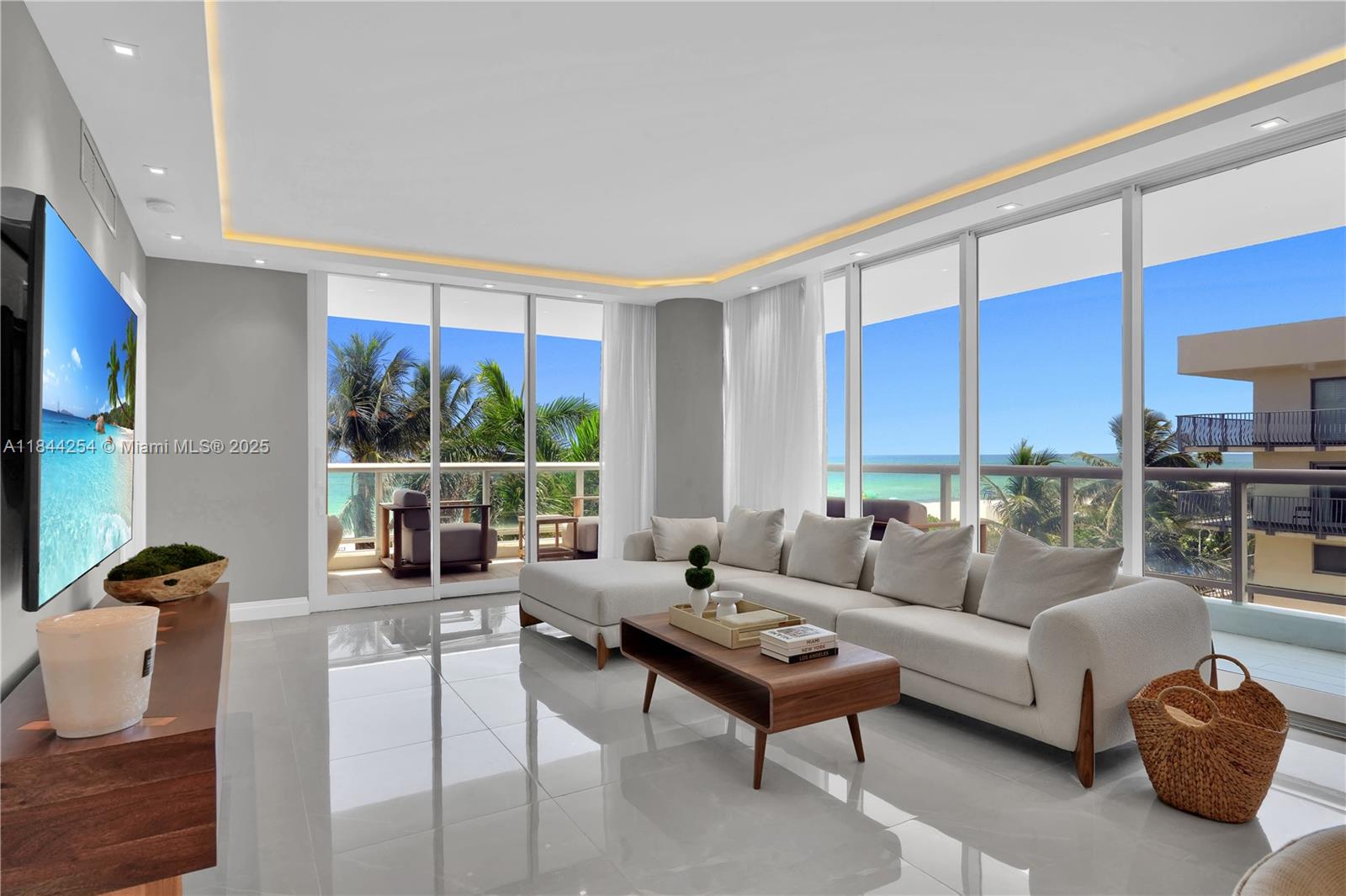 4201 Collins Ave # 401