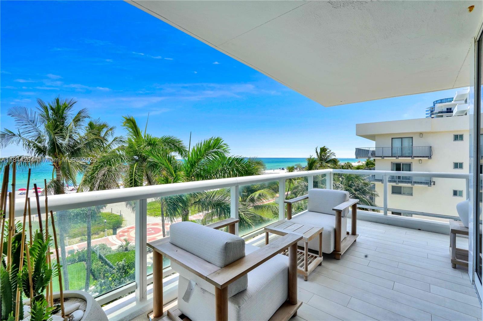 4201 Collins Ave # 401