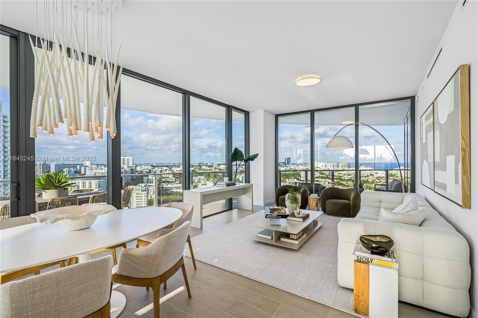 500 Alton Unit: 2305/06