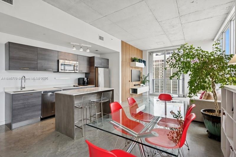 151 SE 1st St # 2601