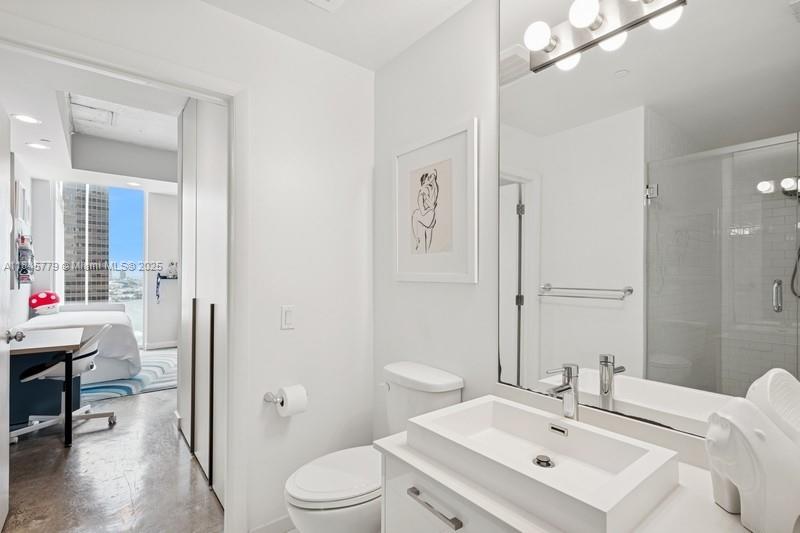 151 SE 1st St # 2601