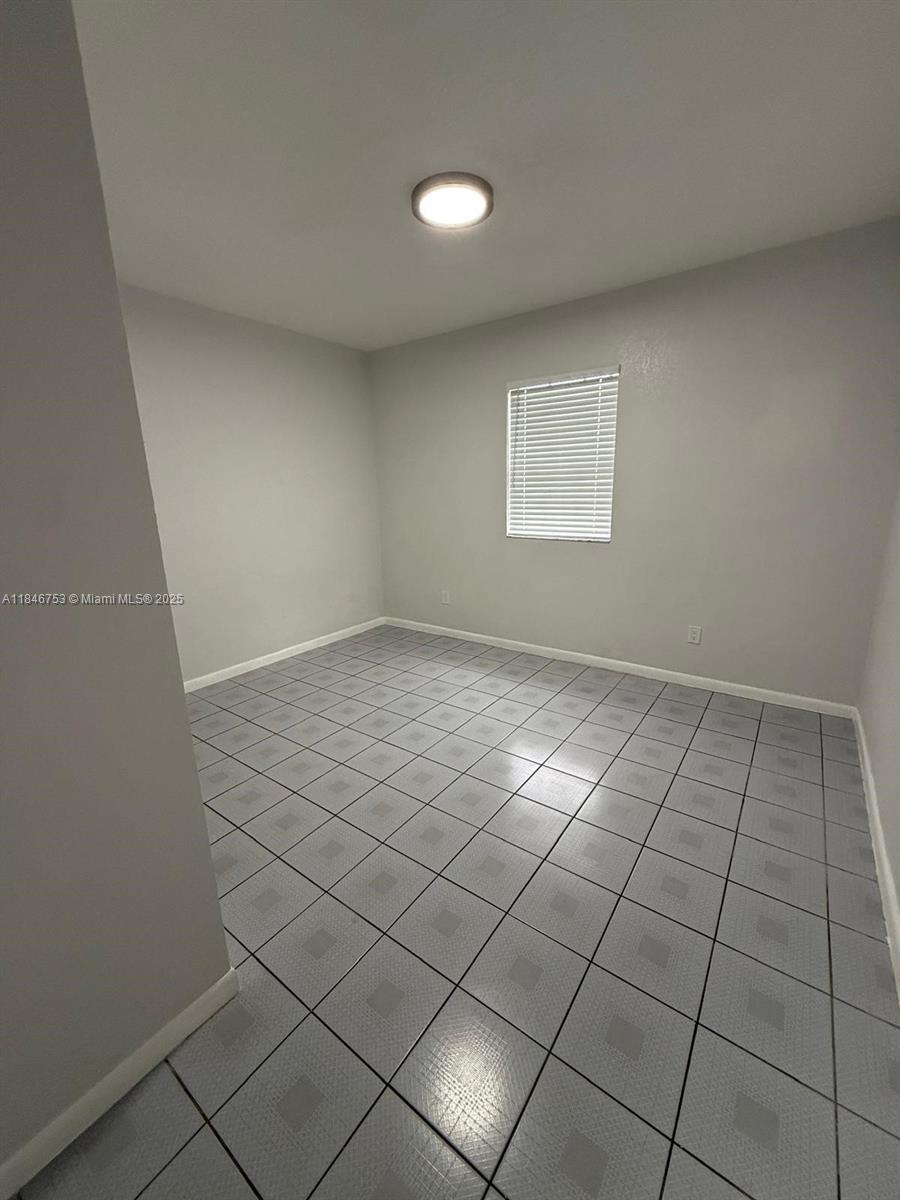 250 E 17th St