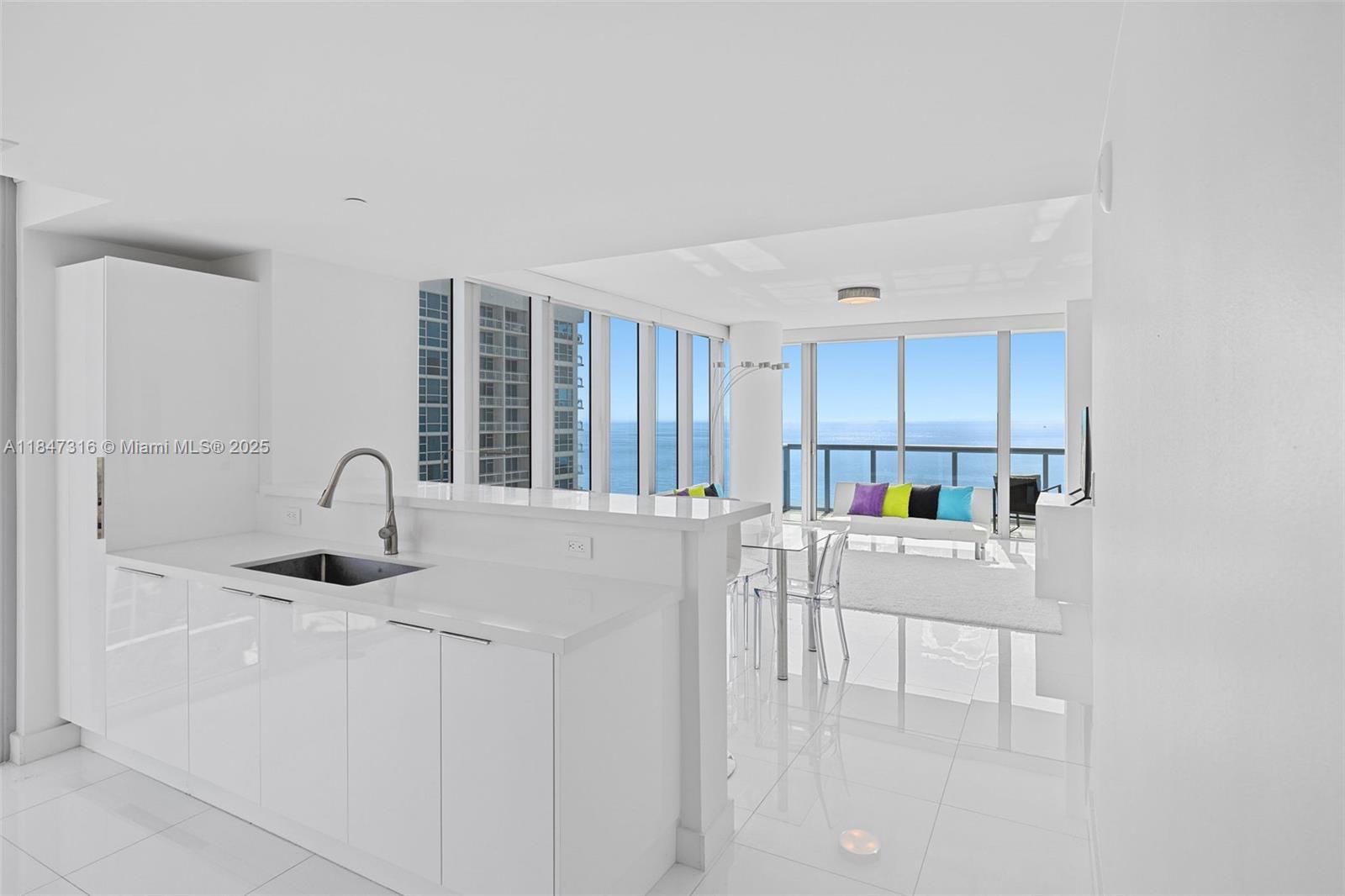 6799 Collins Ave # 1002