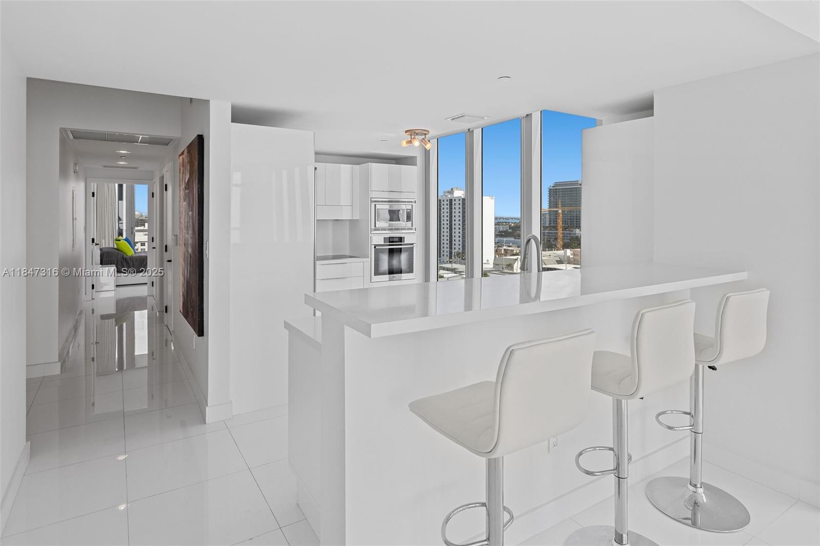 6799 Collins Ave # 1002