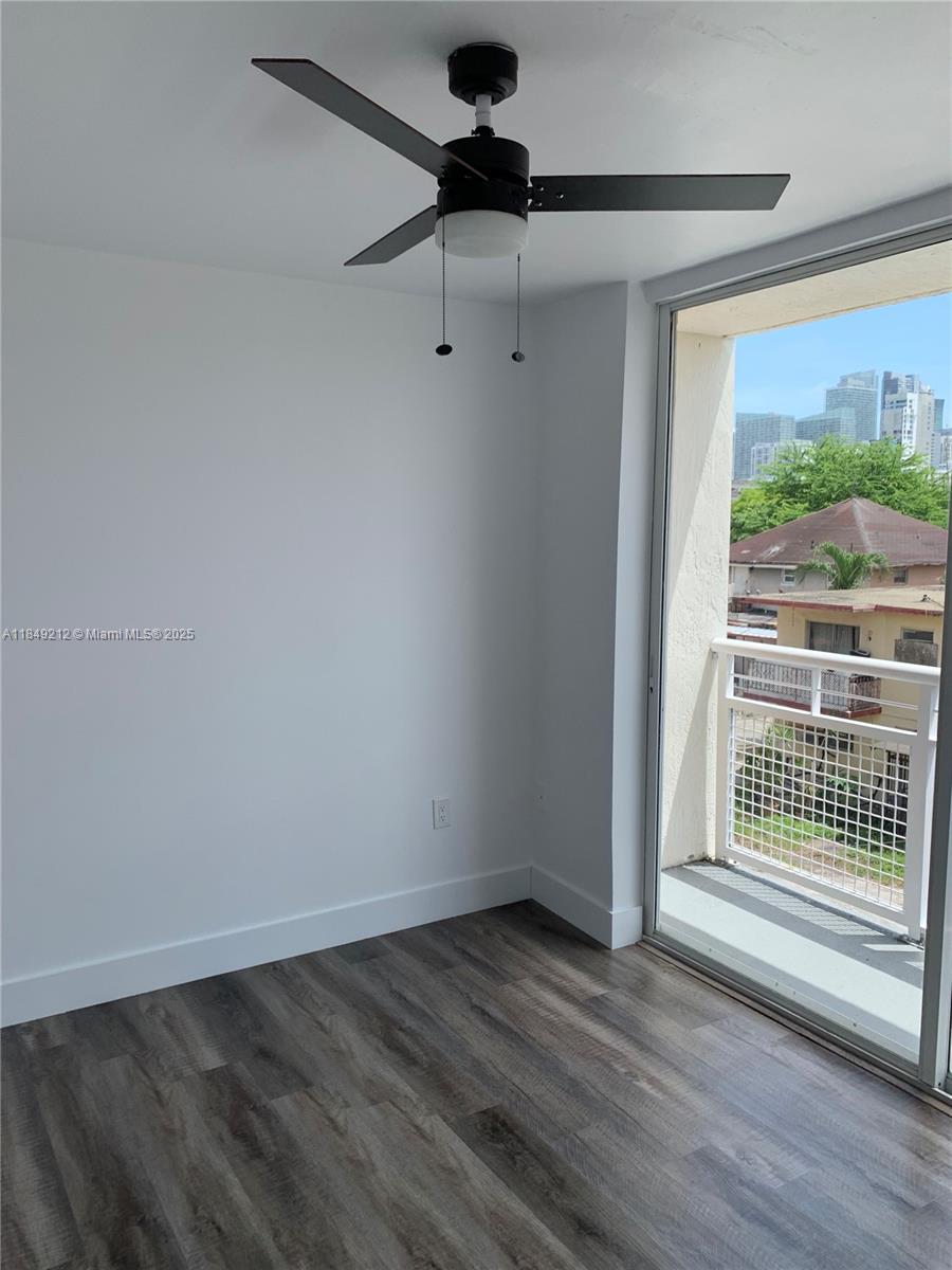 450 SW 3rd St # 10