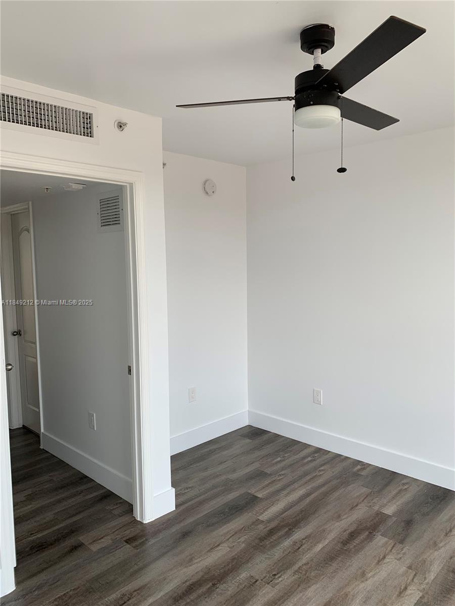 450 SW 3rd St # 10